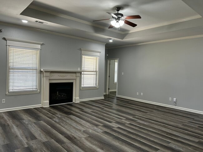 Building Photo - 210-210 Hidden Meadows Dr