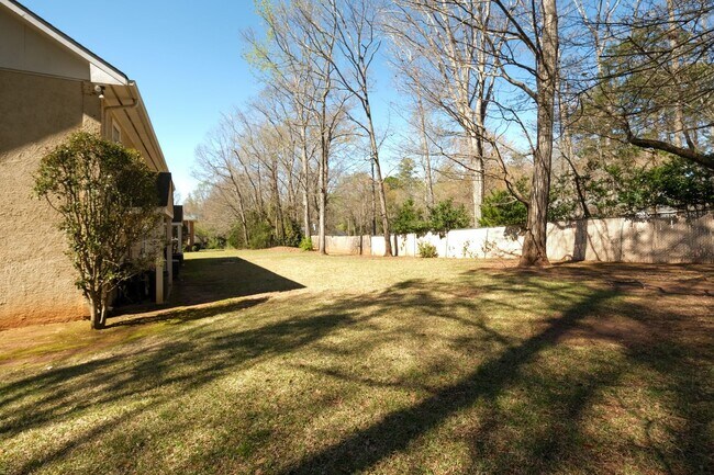Building Photo - 1535 Cedar Shoals Dr