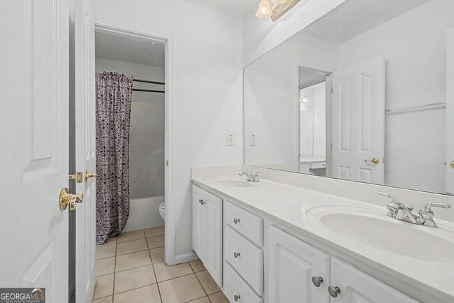 Building Photo - 255 Squire Ln