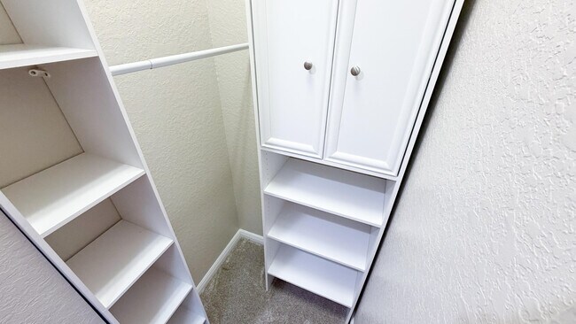 Building Photo - 4002 SW Jarmer Rd