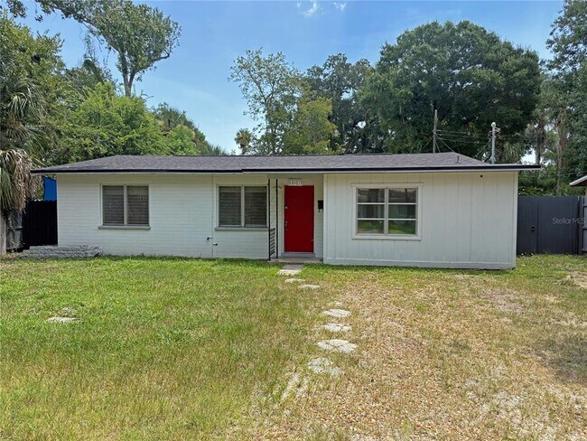 Building Photo - 126 Palm Dr