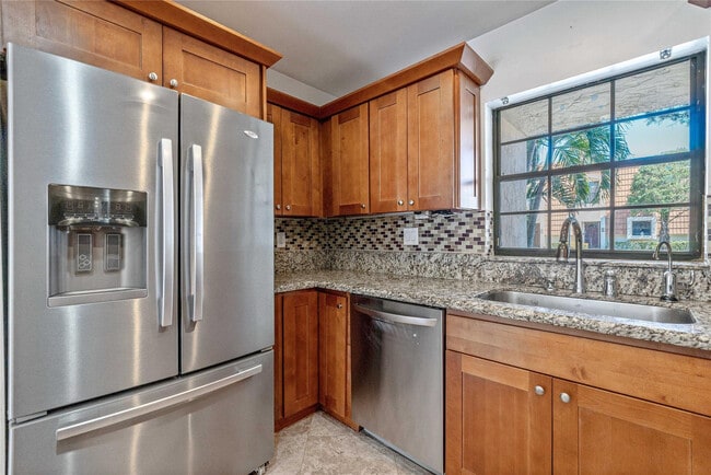 Building Photo - 167 NW 115th Terrace