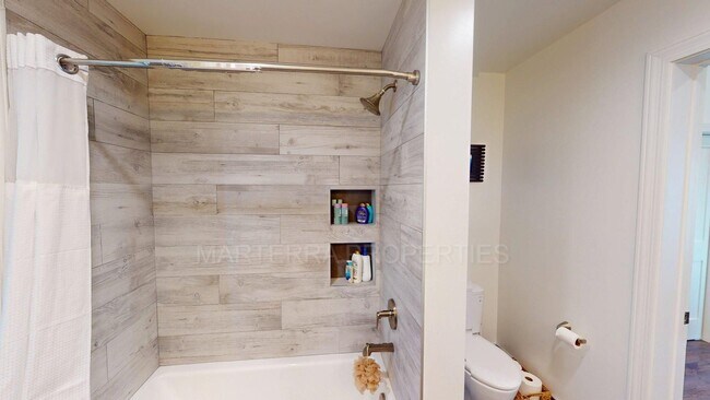 Building Photo - Beautiful home In Eastside Costa Mesa