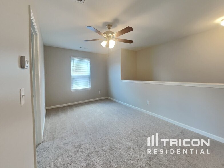 Building Photo - 4079 Village Park Ct