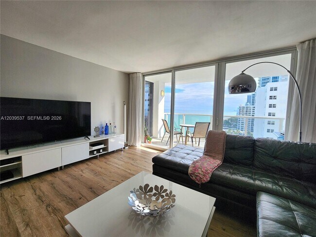 Building Photo - 2751 S Ocean Dr