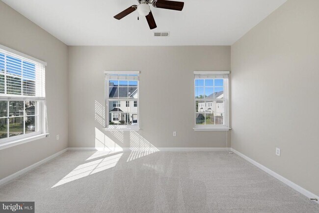 Building Photo - 300 Kintyre Ln