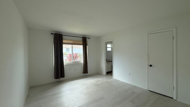 Building Photo - All inclusive 2BR/ 2B Condo in 55+ Community