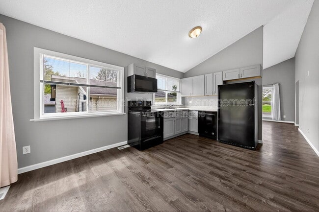 Building Photo - 2455 Buttonwood Ct