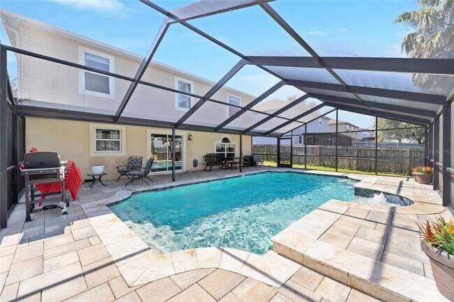 Building Photo - Private Oasis in the Heart of Alachua