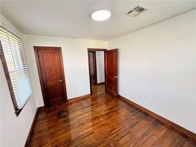 Building Photo - 537 Melody Dr