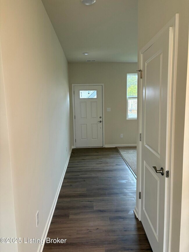 Building Photo - 16817 Aiken Rdg Cir