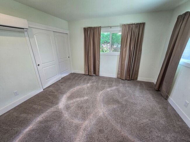 Building Photo - Charming 3-Bedroom Home in Old Southwest Reno