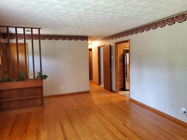 Building Photo - 616 Starlite Ln
