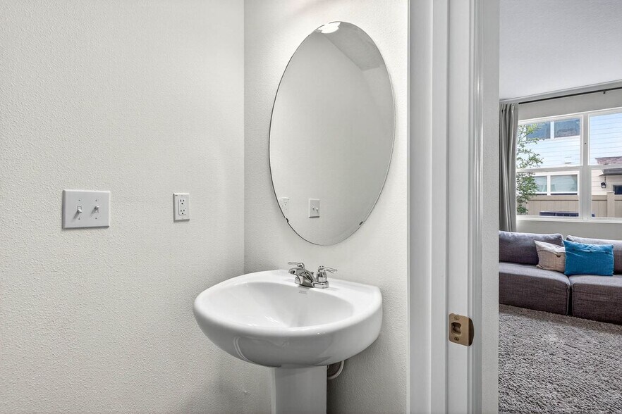 Building Photo - 6150 Calle Ochoa St