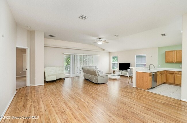 Building Photo - 936 Tavernier Cir NE