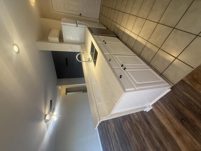 Building Photo - 260 McKendree Ln