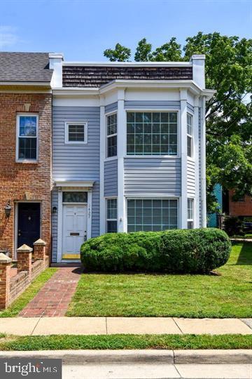 Building Photo - 1427 Powhatan St