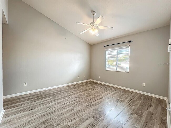 Building Photo - 185 N Pearl Lake Causeway