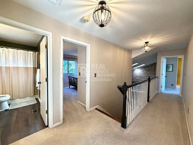 Building Photo - 1408 E Irwin Ln