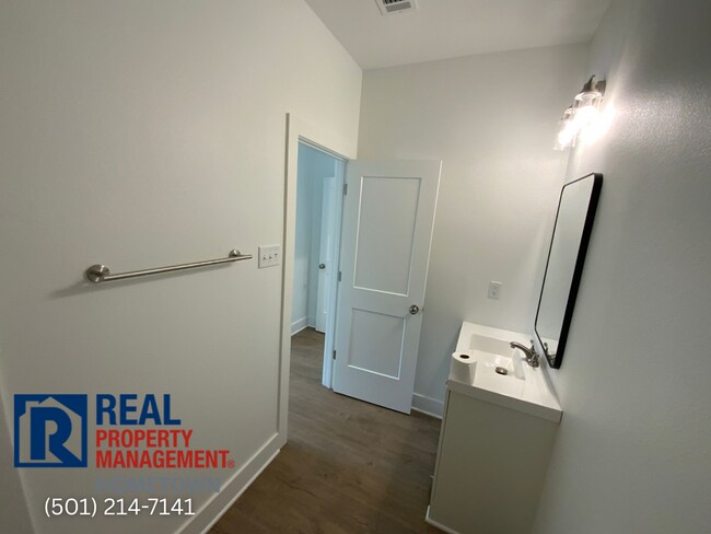 Building Photo - 2265 Rosemary Dr