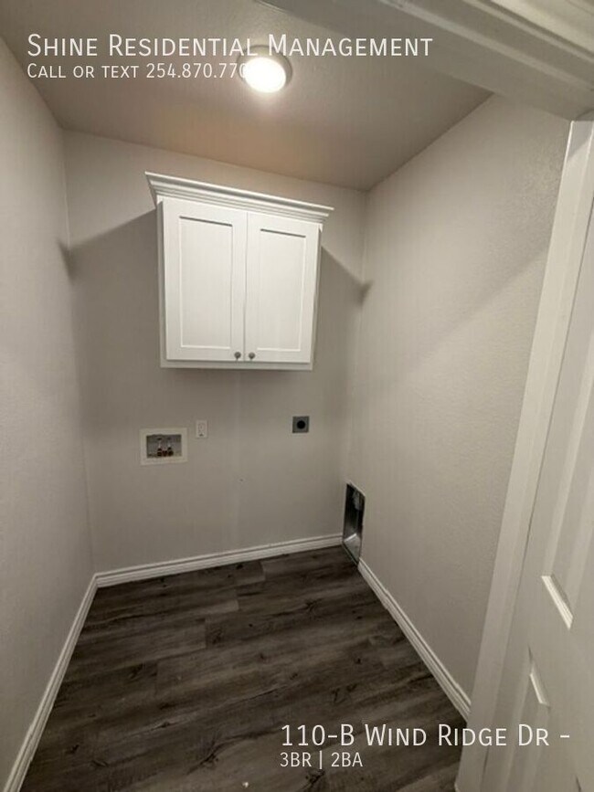 Building Photo - 110-B Wind Ridge Dr --