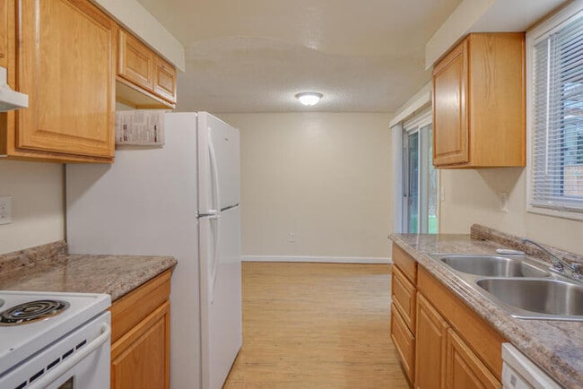 Building Photo - 13817 NE 35th Cir