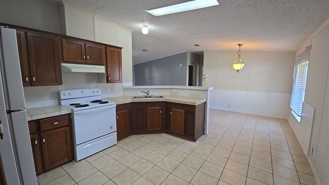 Building Photo - 264 Williams Rd