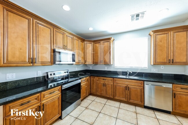 Building Photo - 4841 S 21st St