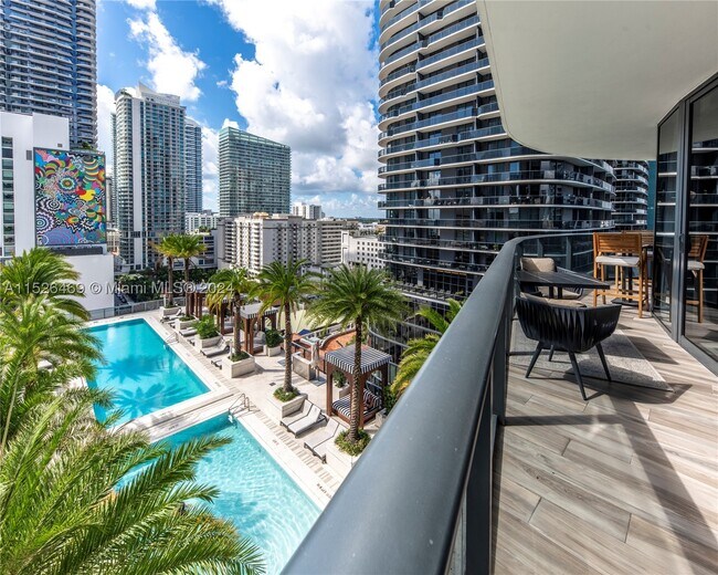 Building Photo - 801 S Miami Ave