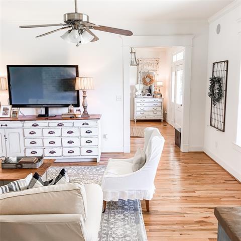 Building Photo - 581 Country Club Rd