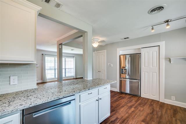 Building Photo - 851 Peavy Rd