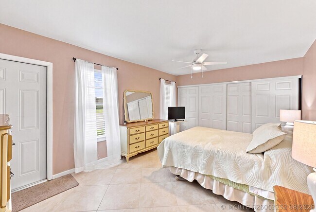 Building Photo - 14499 Canalview Dr