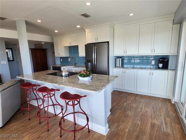 Building Photo - 4803 Sunset Ct
