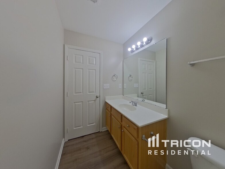 Building Photo - 2496 Ivy Creek Frd