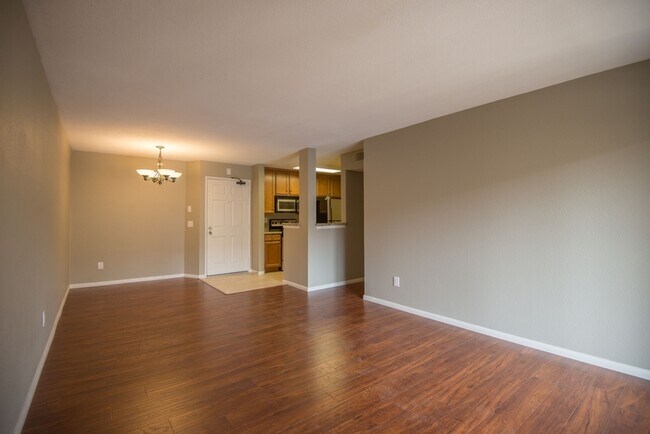 Building Photo - 7130 Shoreline Dr