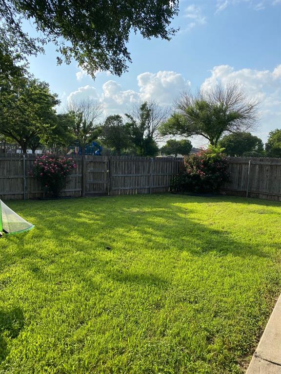 Building Photo - 2623 Goldfinch Dr