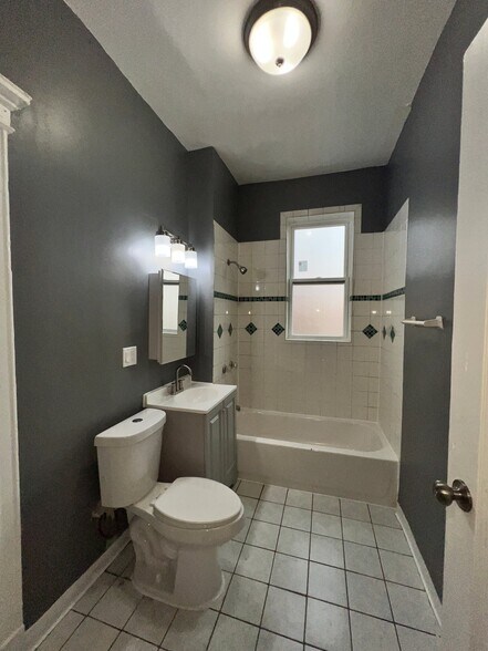Building Photo - 5909 S Calumet Ave