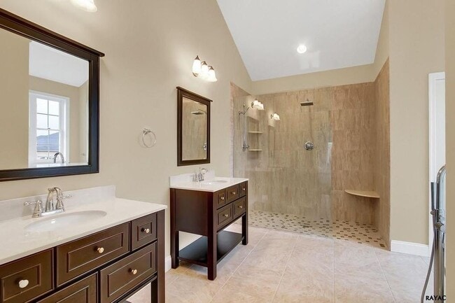 Building Photo - 1518 Guildford Ln