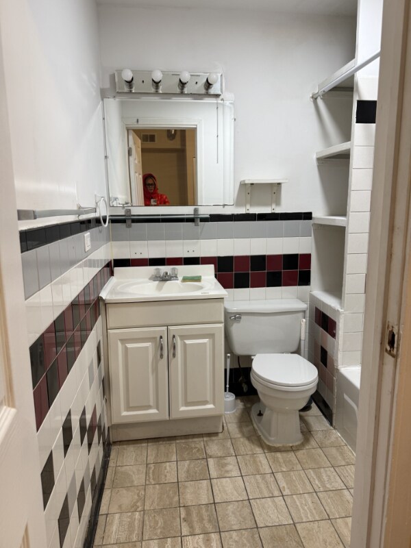 Building Photo - 5031 N Harding Ave