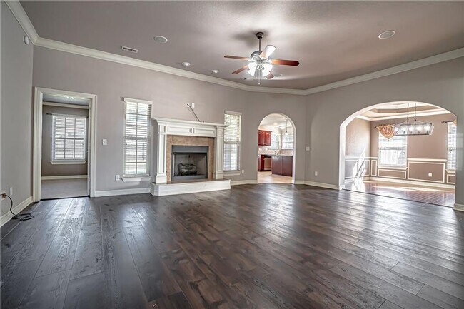 Building Photo - 3725 Glenbrook Loop