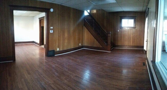 Building Photo - 203 Elmwood St