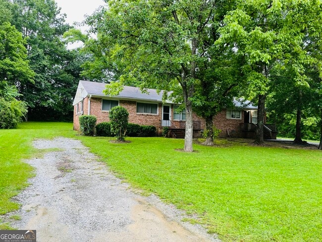 Building Photo - 6102 E Fayetteville Dr