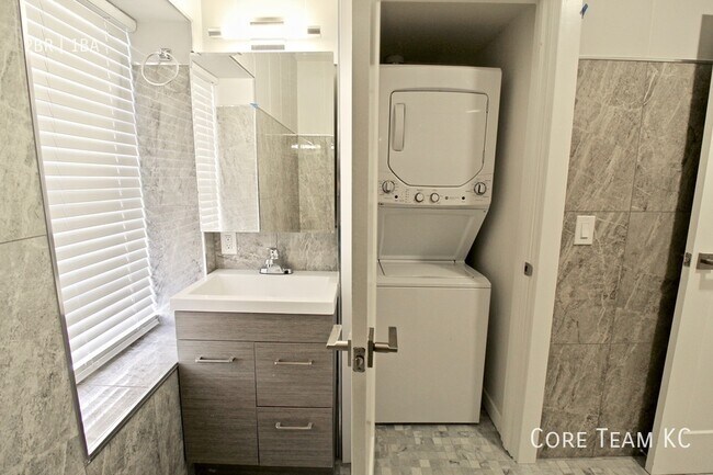 Building Photo - 3214 Harrison St