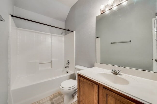Building Photo - 105 Shadybrook Dr