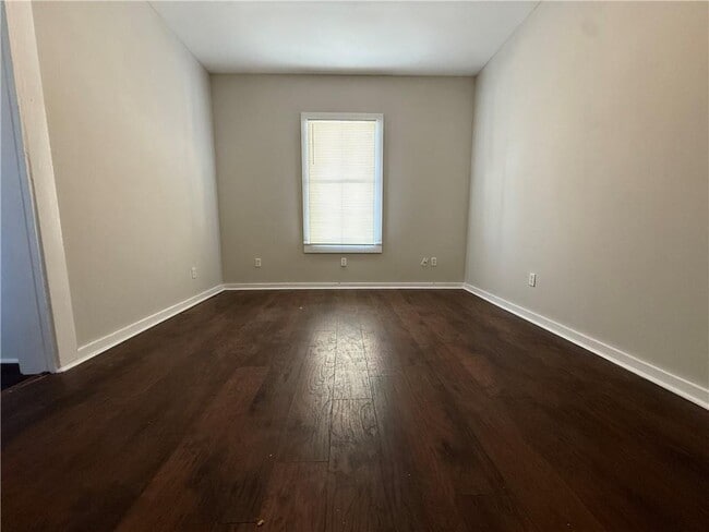 Building Photo - 125 Garnett Ave