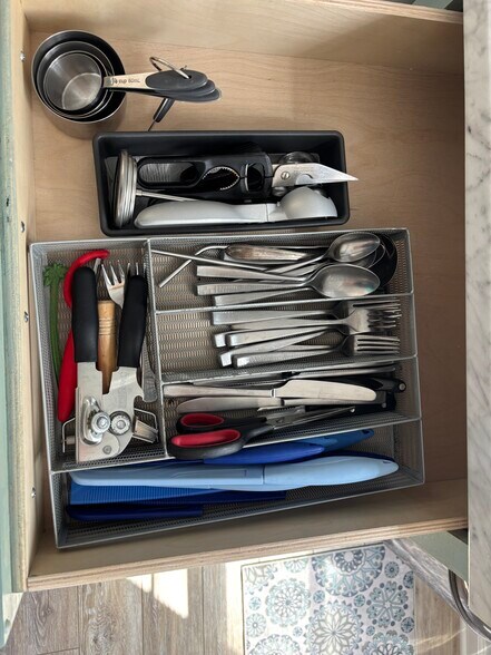 Building Photo - 340 W 26th St