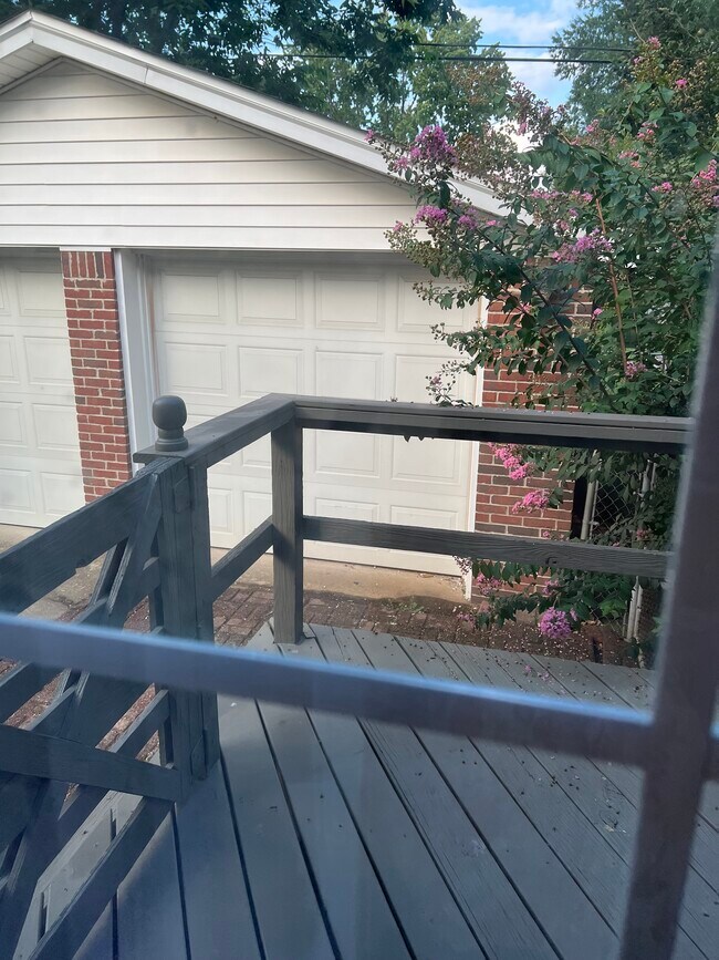 Building Photo - 207 Fairmeade Rd
