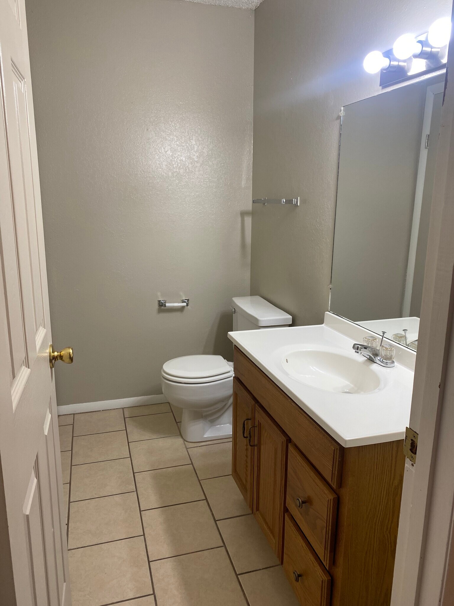 Building Photo - 830 Hardy Springs Cir