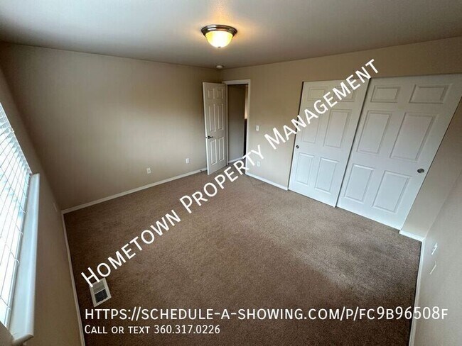 Building Photo - 2406 Pleasanton Ct SE