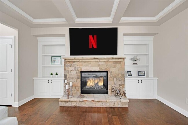 Building Photo - 3000 Smyrna Grove Dr